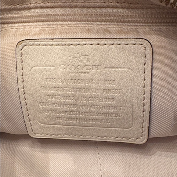 COACH Signature Jacquard Taylor Crossbody White/Tan Gold Metal Hangtag Preowned - Picture 8 of 16